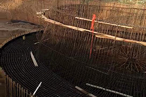 砼（tóng）煙囪新建施工現場
