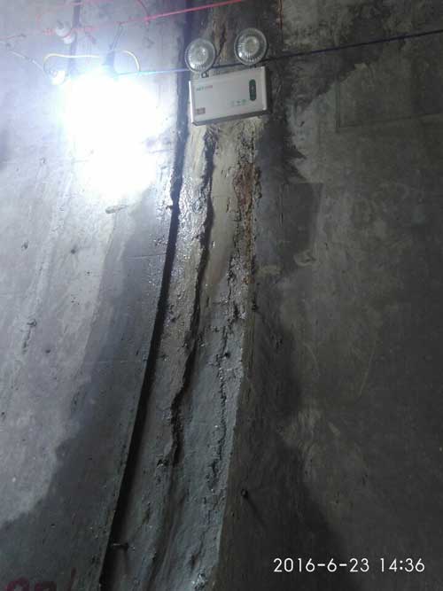 隧道裂縫湧水