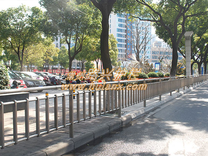 人行（háng）道護欄