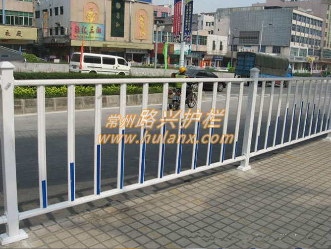 人行道護（hù）欄